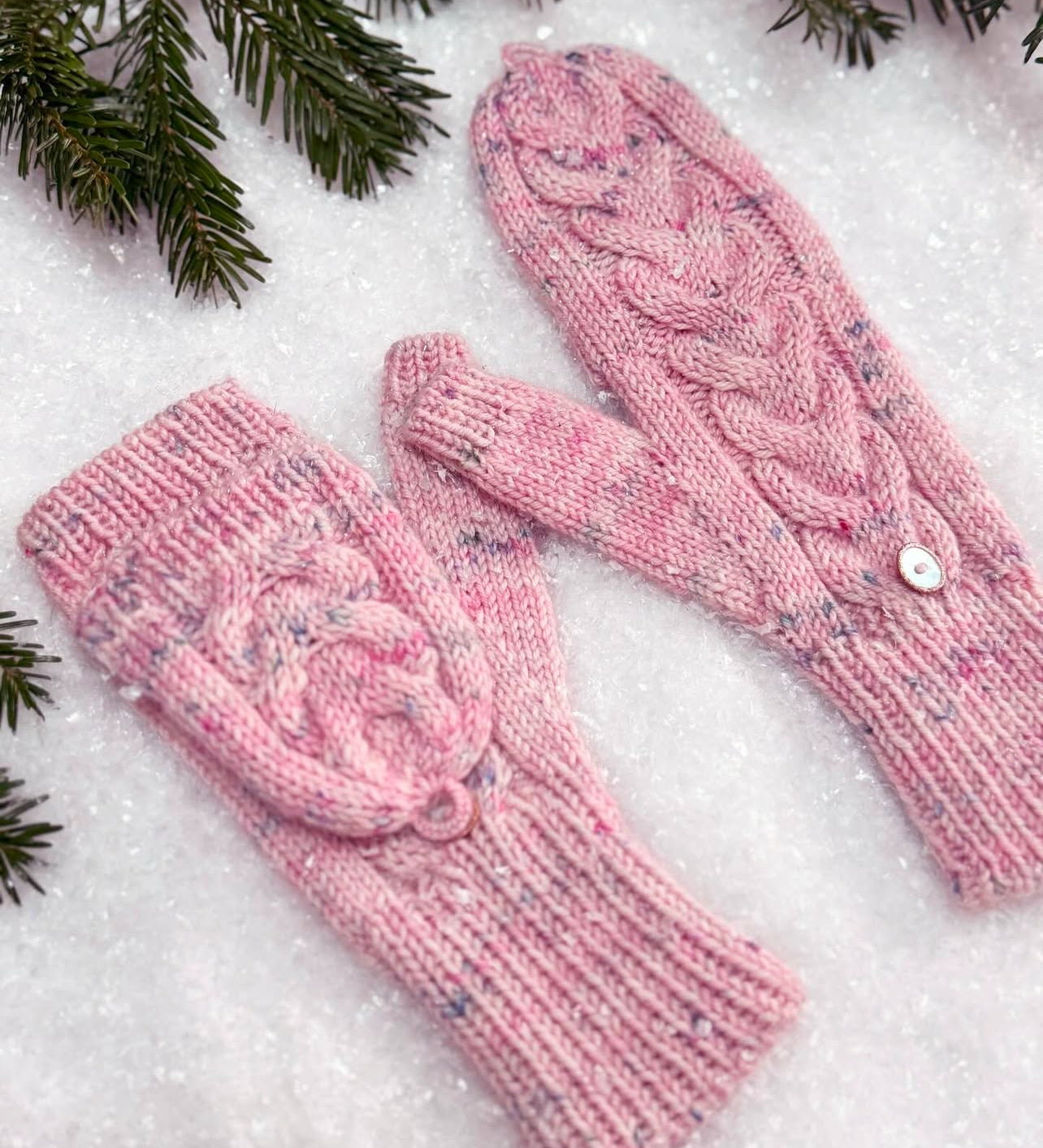 Claremont Mittens Set