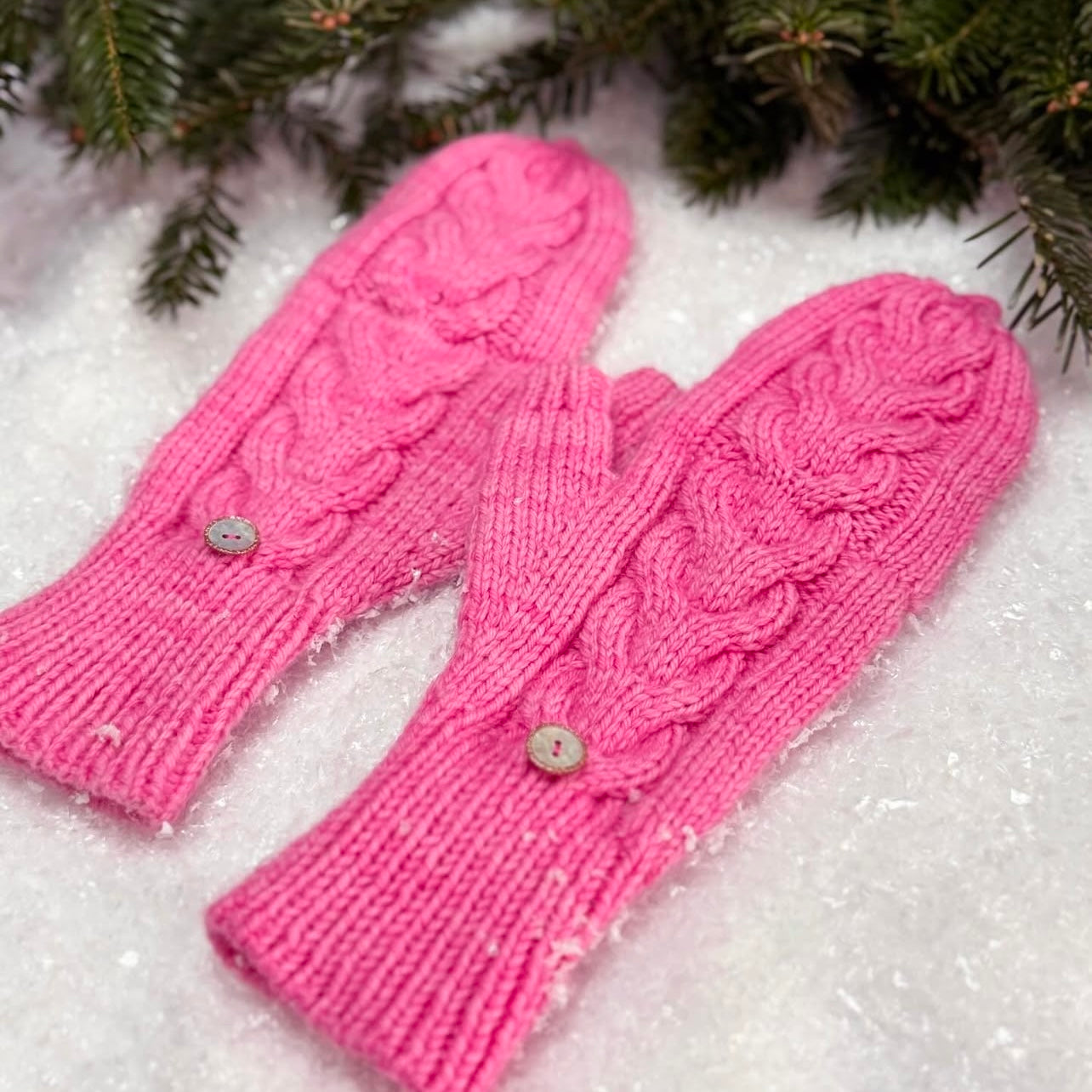 Claremont Mittens Set